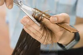 ¡Descubre los sorprendentes efectos de cortarte el pelo en la noche!